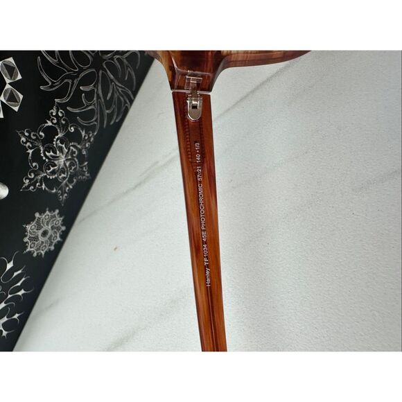 TOM FORD 57MM Hanley Butterfly Sunglasses $495 - Picture 10 of 11